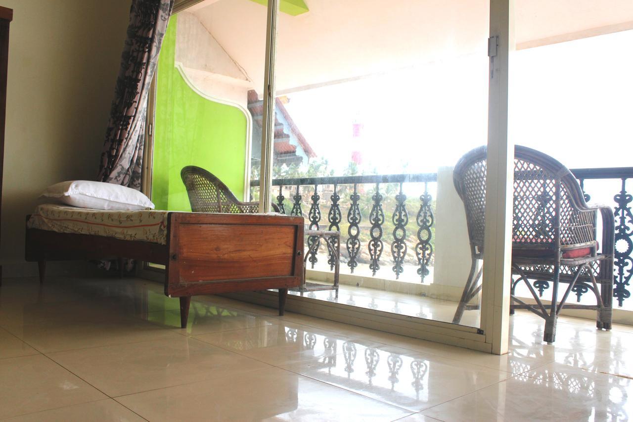 Adam Beach Resort Kovalam Esterno foto