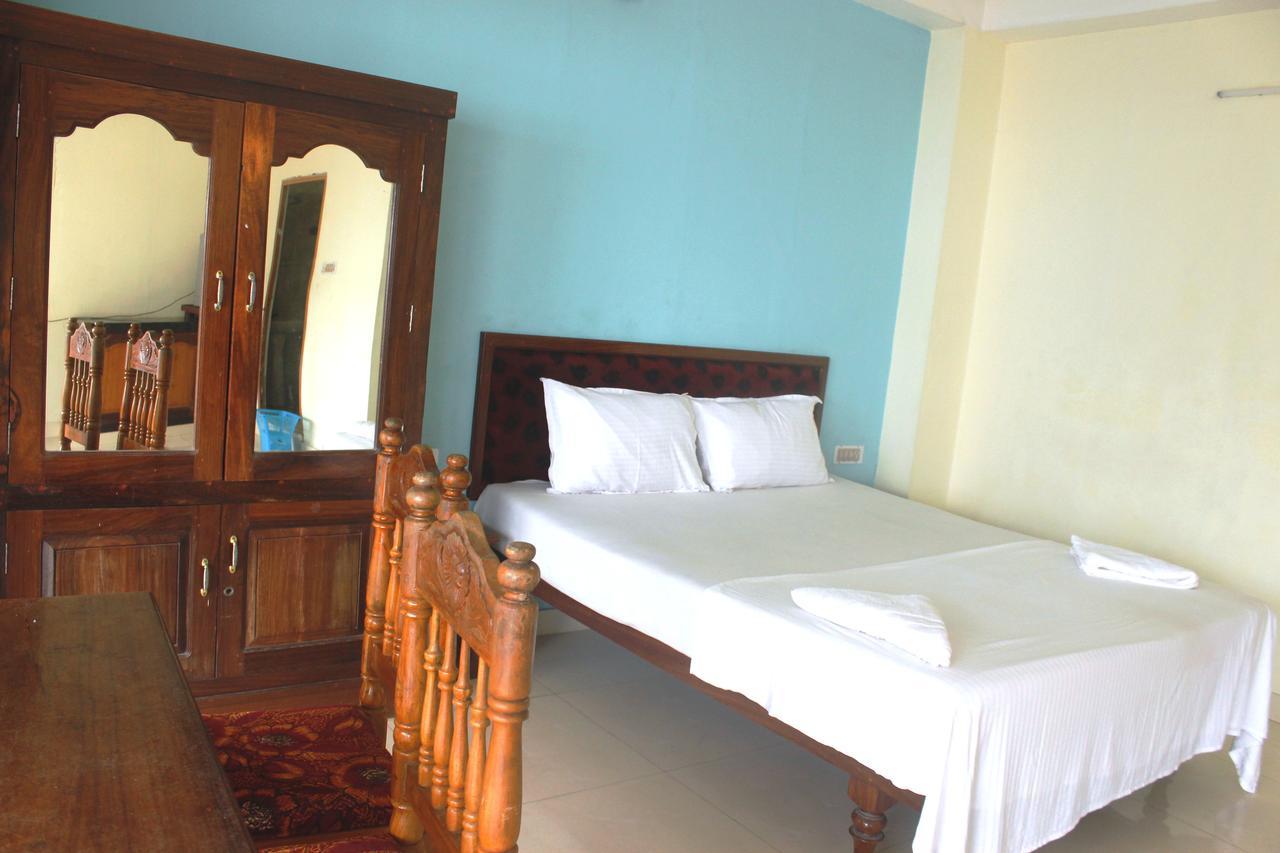 Adam Beach Resort Kovalam Esterno foto