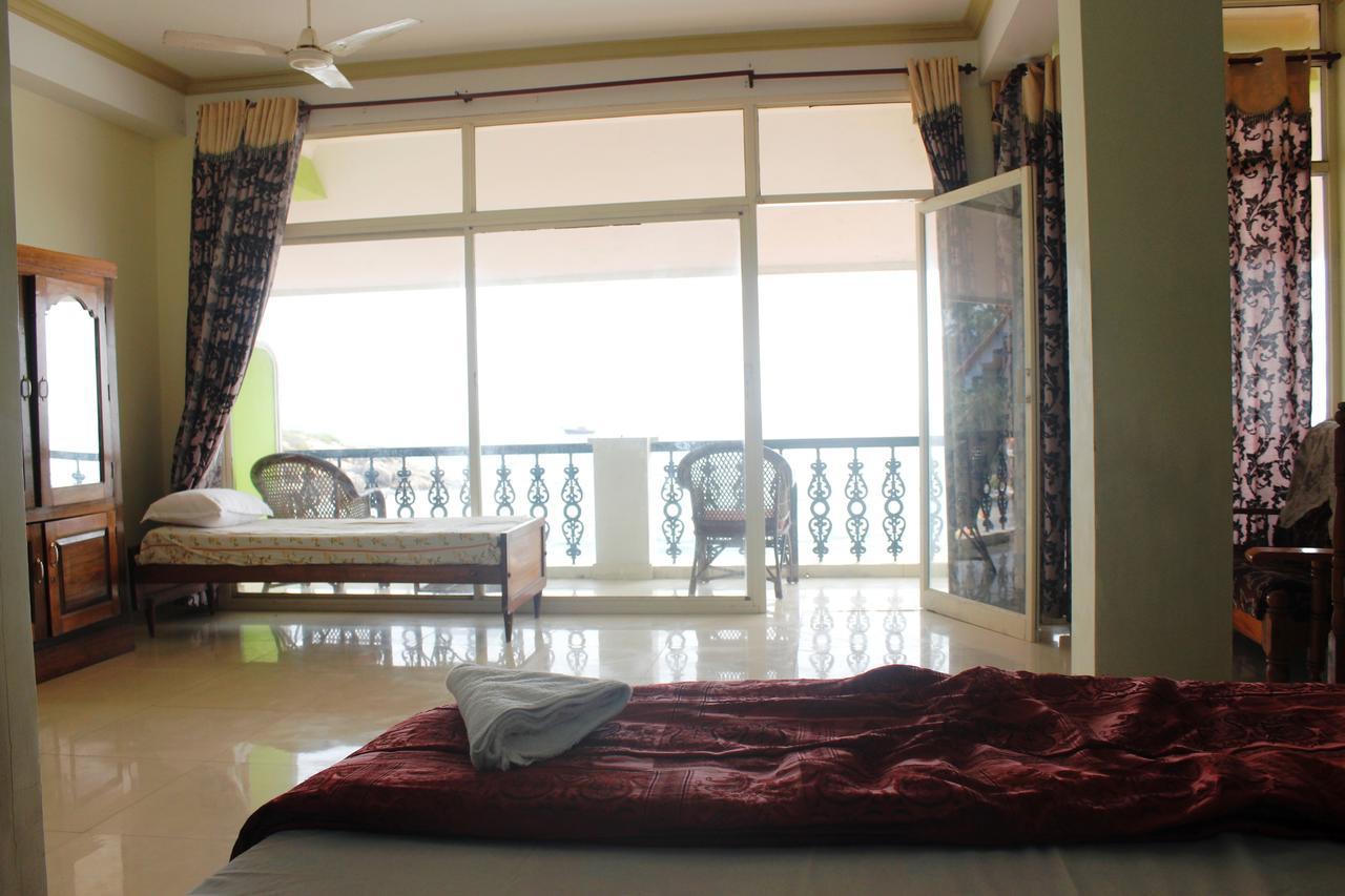 Adam Beach Resort Kovalam Esterno foto