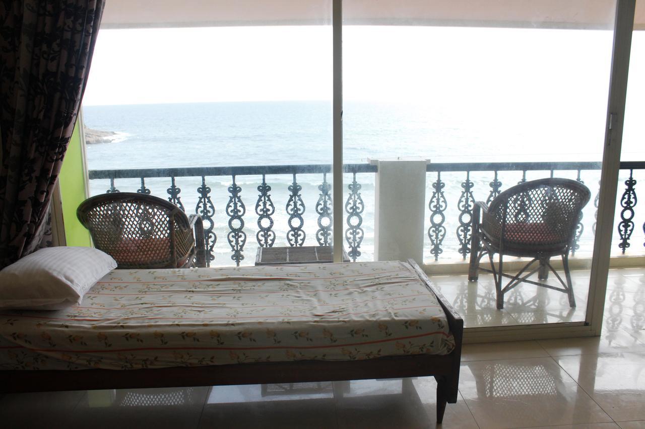 Adam Beach Resort Kovalam Esterno foto